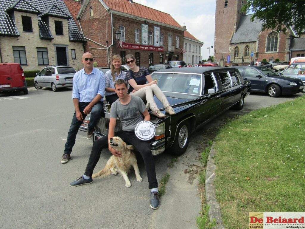 Team 605 voor hun Cadillac