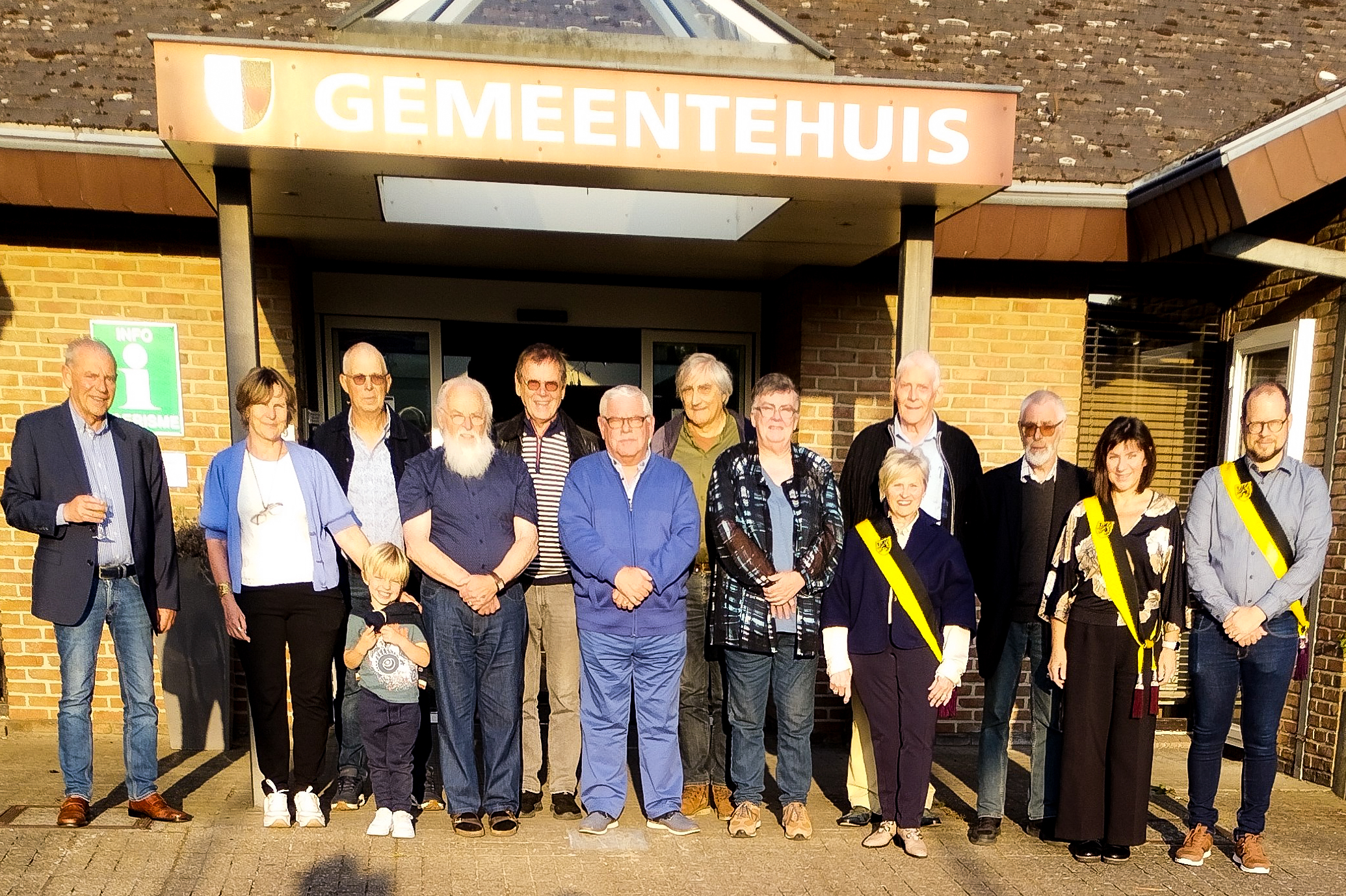 Zesde Kunstbiënnale Lierde opende met poëzie en fotografie.