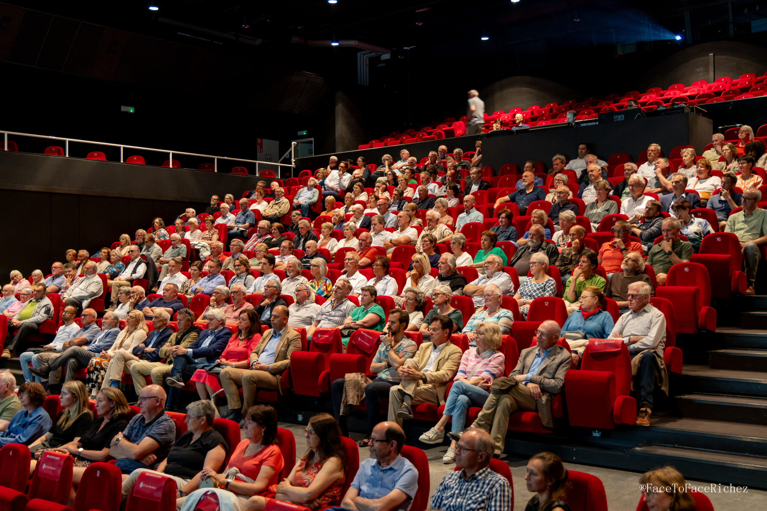 Boekvoorstelling 't Land van Nienof