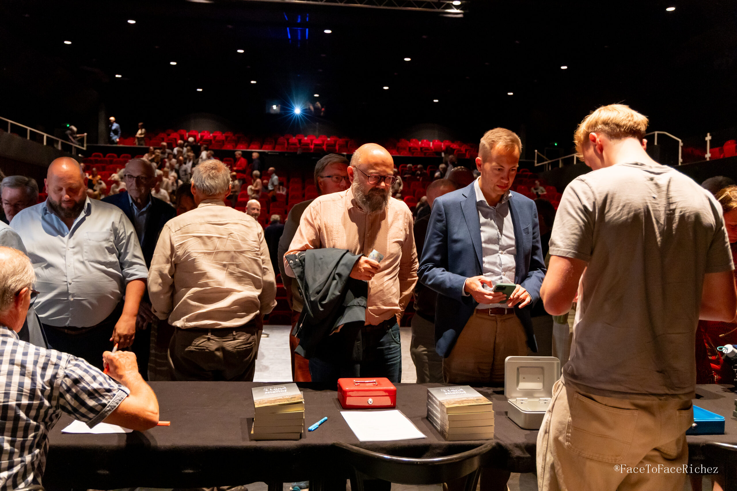®FaceToFaceRichez - Boekvoorstelling 't Land van Nienof