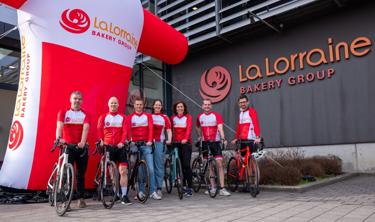 ©La Lorraine Bakery Group - La Lorraine Bakery Group engageert zich als lokale hoofdsponsor Omloop Het Nieuwsblad in Ninove