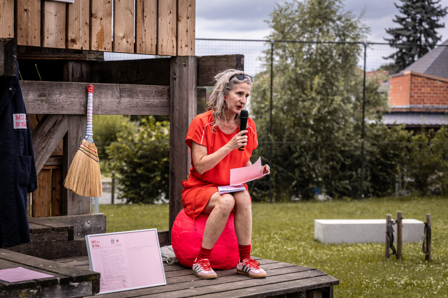 geschiedenis van het monument en 10 jaar MU.N’Ha door Anita Nevens, kunstenares