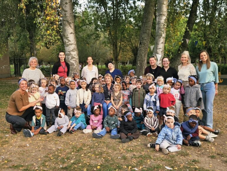 Poetshulp Vera met pensioen na jarenlange inzet voor SBS De Lettertuin